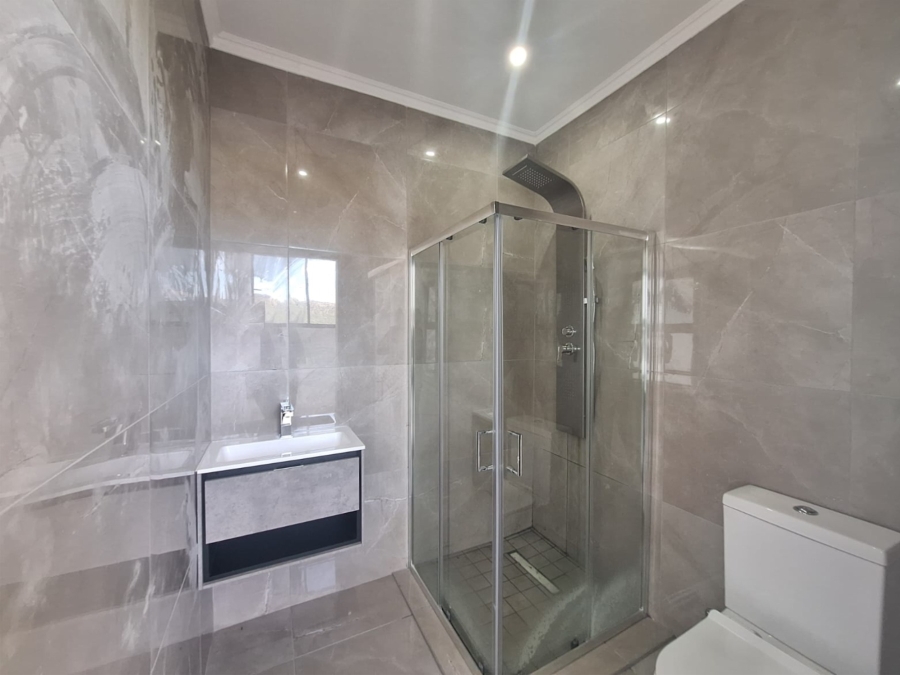 To Let 4 Bedroom Property for Rent in Redstone Private Country Estate North West